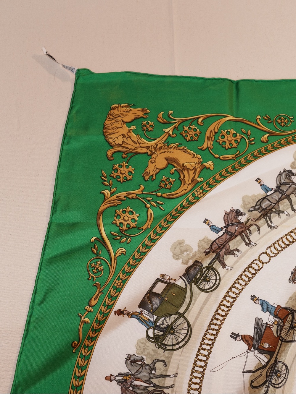 Hermès La Promenade de Longchamps Silk Twill Scarf Carré 90 Green Horse Racing M - Picture 4 of 6
